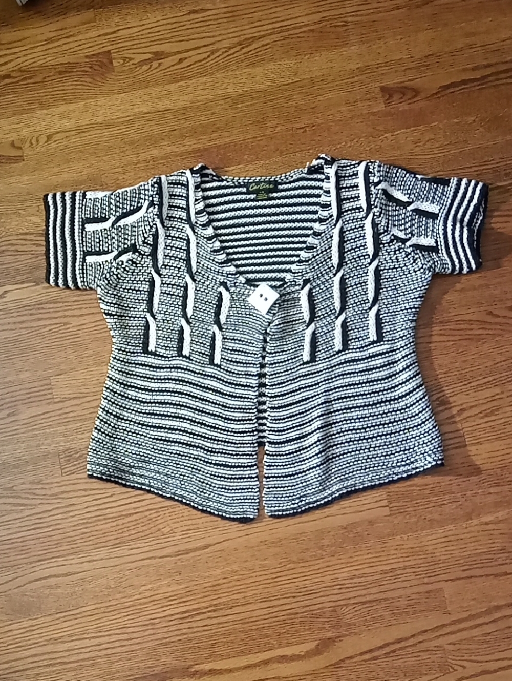 Cartise Soft Button Sweater Size large PTP 21"
